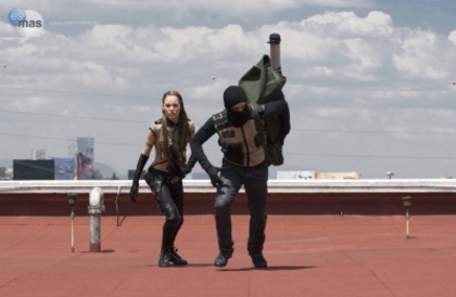 normal_Los-camaleones-saltan-del-edifico_1-81fd0d36-0010-102d-a0ec-0019b9d5c8df