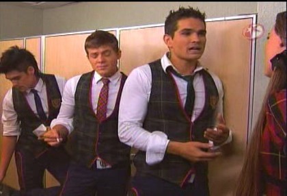 BelindaPhotosCom_Caps_Capitulo_5_(670) - Cameleonii