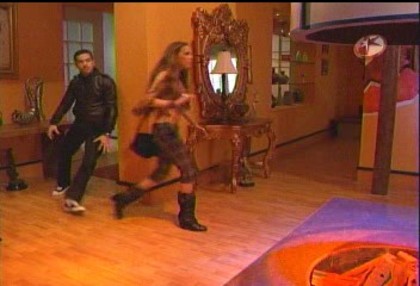 BelindaPhotosCom_Capturas_Camaleones_Capitulo_6_(105) - Cameleonii
