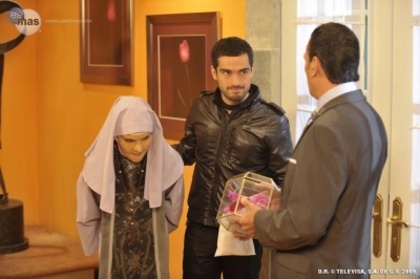 normal_BelindaPhotosCom_Promo_Stills_Belinda_Caracterizada_(13)