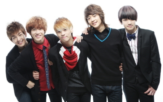 12999157_KMHXWHTQN - shinee