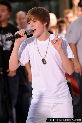 normal_Justin%2BBieber%2BPerforms%2BNBC%2BToday%2BJune%2B4%2B2010%2BnGzSx74gMgal - 0_0 Today Show 0_0