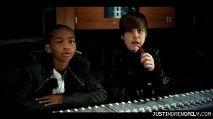 normal_Justin-Bieber-Never-Say-Never-ft-Jaden-Smith%5Bwww_savevid_com%5D_mp4_000011166