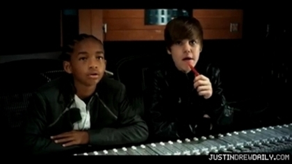 normal_Justin-Bieber-Never-Say-Never-ft-Jaden-Smith%5Bwww_savevid_com%5D_mp4_000011333