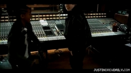 normal_Justin-Bieber-Never-Say-Never-ft-Jaden-Smith%5Bwww_savevid_com%5D_mp4_000140333