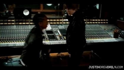 normal_Justin-Bieber-Never-Say-Never-ft-Jaden-Smith%5Bwww_savevid_com%5D_mp4_000140625