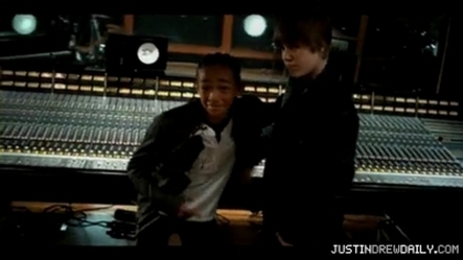 normal_Justin-Bieber-Never-Say-Never-ft-Jaden-Smith%5Bwww_savevid_com%5D_mp4_000141250