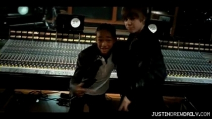 normal_Justin-Bieber-Never-Say-Never-ft-Jaden-Smith%5Bwww_savevid_com%5D_mp4_000141458