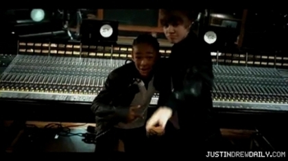 normal_Justin-Bieber-Never-Say-Never-ft-Jaden-Smith%5Bwww_savevid_com%5D_mp4_000141583