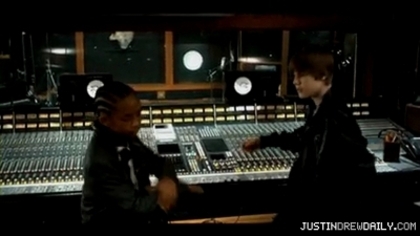 normal_Justin-Bieber-Never-Say-Never-ft-Jaden-Smith%5Bwww_savevid_com%5D_mp4_000154708 - 0_0 Justin Bieber - Never Say Never 0_0