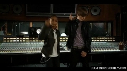 normal_Justin-Bieber-Never-Say-Never-ft-Jaden-Smith%5Bwww_savevid_com%5D_mp4_000199083 - 0_0 Justin Bieber - Never Say Never 0_0