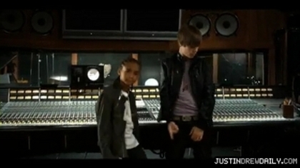 normal_Justin-Bieber-Never-Say-Never-ft-Jaden-Smith%5Bwww_savevid_com%5D_mp4_000199291 - 0_0 Justin Bieber - Never Say Never 0_0