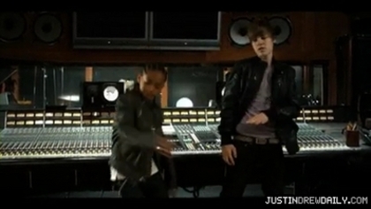 normal_Justin-Bieber-Never-Say-Never-ft-Jaden-Smith%5Bwww_savevid_com%5D_mp4_000199791 - 0_0 Justin Bieber - Never Say Never 0_0