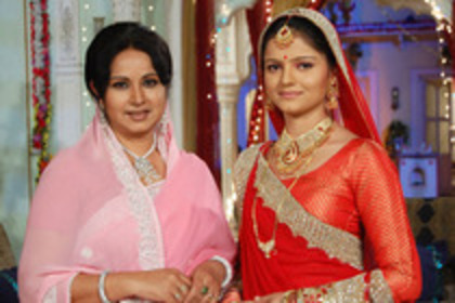12624932_LKDEPNZKU - Chhoti Bahu-Triunghiul Iubirii