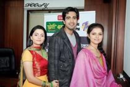 12989357_AHZZIFGLB - Chhoti Bahu-Triunghiul Iubirii