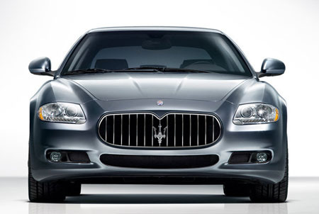 video-2009-maserati-quattroporte-inside-out-and-upside-down