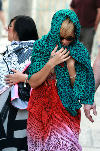 rihannagetsculturedty2c
