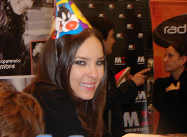 2nv5klk - Poze Belinda