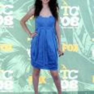 Selena_Gomez_1242827335_2