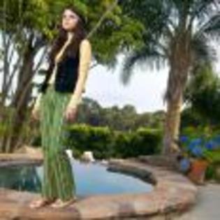 Selena_Gomez_1252602235_0