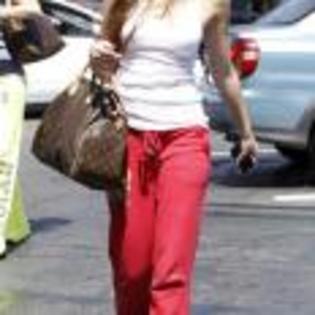 Miley_Cyrus_1240159321_1