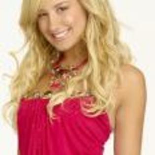 Ashley_Tisdale_1244571556_2