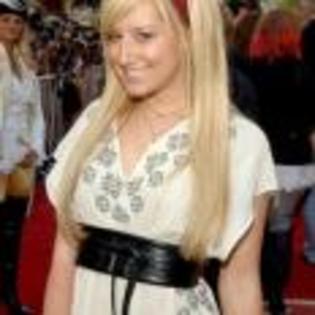 Ashley_Tisdale_1247554168_2