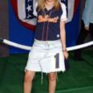 Ashley_Tisdale_1247554180_4