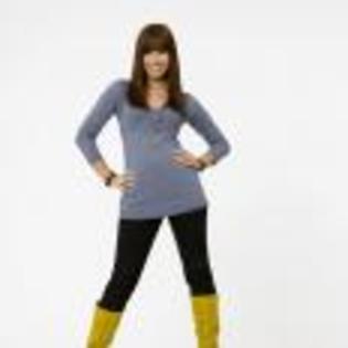 Demi_Lovato_1244900381_3