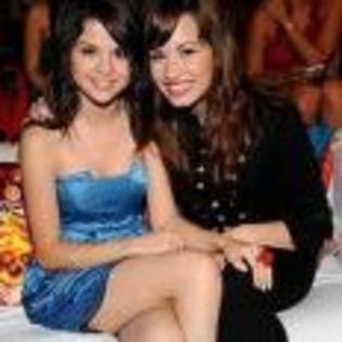 Demi_Lovato_1254691587_3