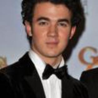 Kevin-Jonas-1237395302