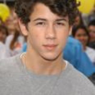 Nick_Jonas_1239893809_3