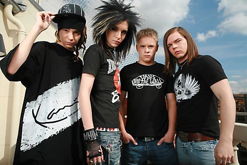 De_tobosarul_de_la_Tokio_Hotel_ghinionul_se_tine_scai - ToKio HoTeL