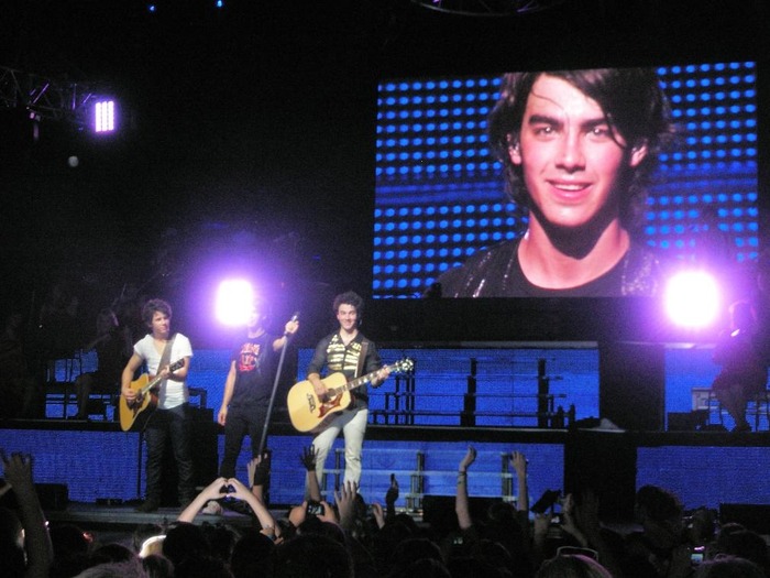 jonas-brother-live-show-pic2