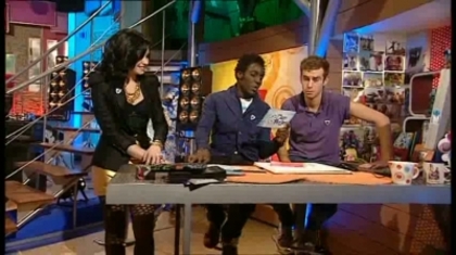 normal_Live_at_Alan_Demi_Lovato_on_Blue_Peter_-_Interview_Part_2_333