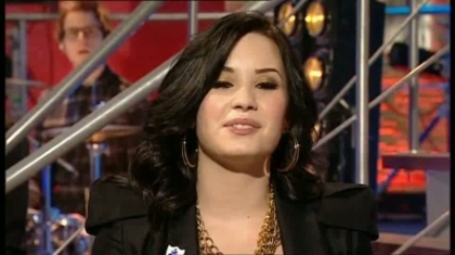normal_Live_at_Alan_Demi_Lovato_on_Blue_Peter_-_Interview_Part_2_477