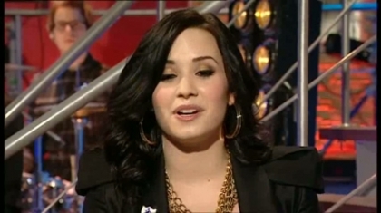 normal_Live_at_Alan_Demi_Lovato_on_Blue_Peter_-_Interview_Part_2_496