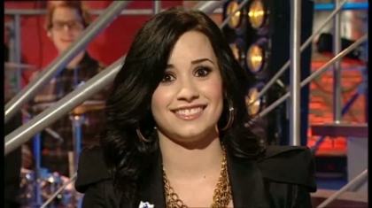 normal_Live_at_Alan_Demi_Lovato_on_Blue_Peter_-_Interview_Part_2_503