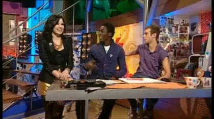 normal_Live_at_Alan_Demi_Lovato_on_Blue_Peter_-_Interview_Part_2_511