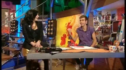 normal_Live_at_Alan_Demi_Lovato_on_Blue_Peter_-_Interview_Part_2_516