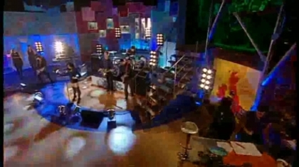 normal_Live_at_Alan_Demi_Lovato_on_Blue_Peter_-_Remember_December_Part_1_029