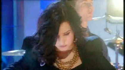 normal_Live_at_Alan_Demi_Lovato_on_Blue_Peter_-_Remember_December_Part_1_047