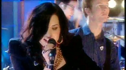 normal_Live_at_Alan_Demi_Lovato_on_Blue_Peter_-_Remember_December_Part_1_066