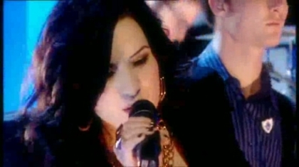 normal_Live_at_Alan_Demi_Lovato_on_Blue_Peter_-_Remember_December_Part_1_072