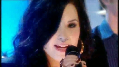 normal_Live_at_Alan_Demi_Lovato_on_Blue_Peter_-_Remember_December_Part_1_076