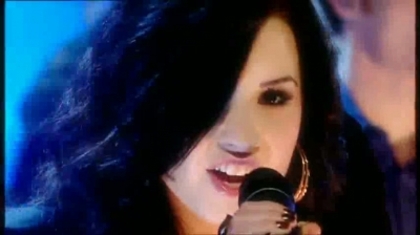 normal_Live_at_Alan_Demi_Lovato_on_Blue_Peter_-_Remember_December_Part_1_077
