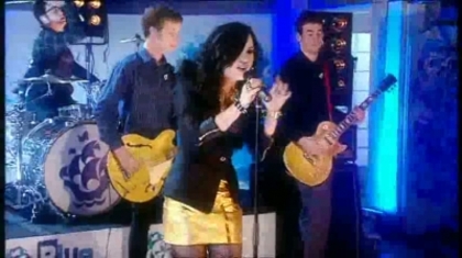 normal_Live_at_Alan_Demi_Lovato_on_Blue_Peter_-_Remember_December_Part_1_086