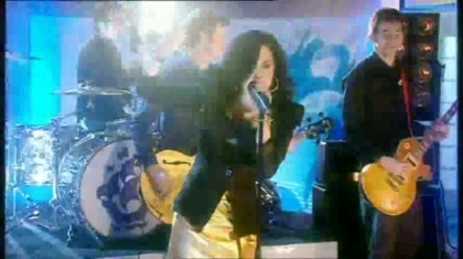 normal_Live_at_Alan_Demi_Lovato_on_Blue_Peter_-_Remember_December_Part_1_092