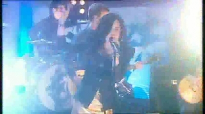 normal_Live_at_Alan_Demi_Lovato_on_Blue_Peter_-_Remember_December_Part_1_094