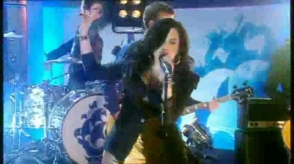 normal_Live_at_Alan_Demi_Lovato_on_Blue_Peter_-_Remember_December_Part_1_096